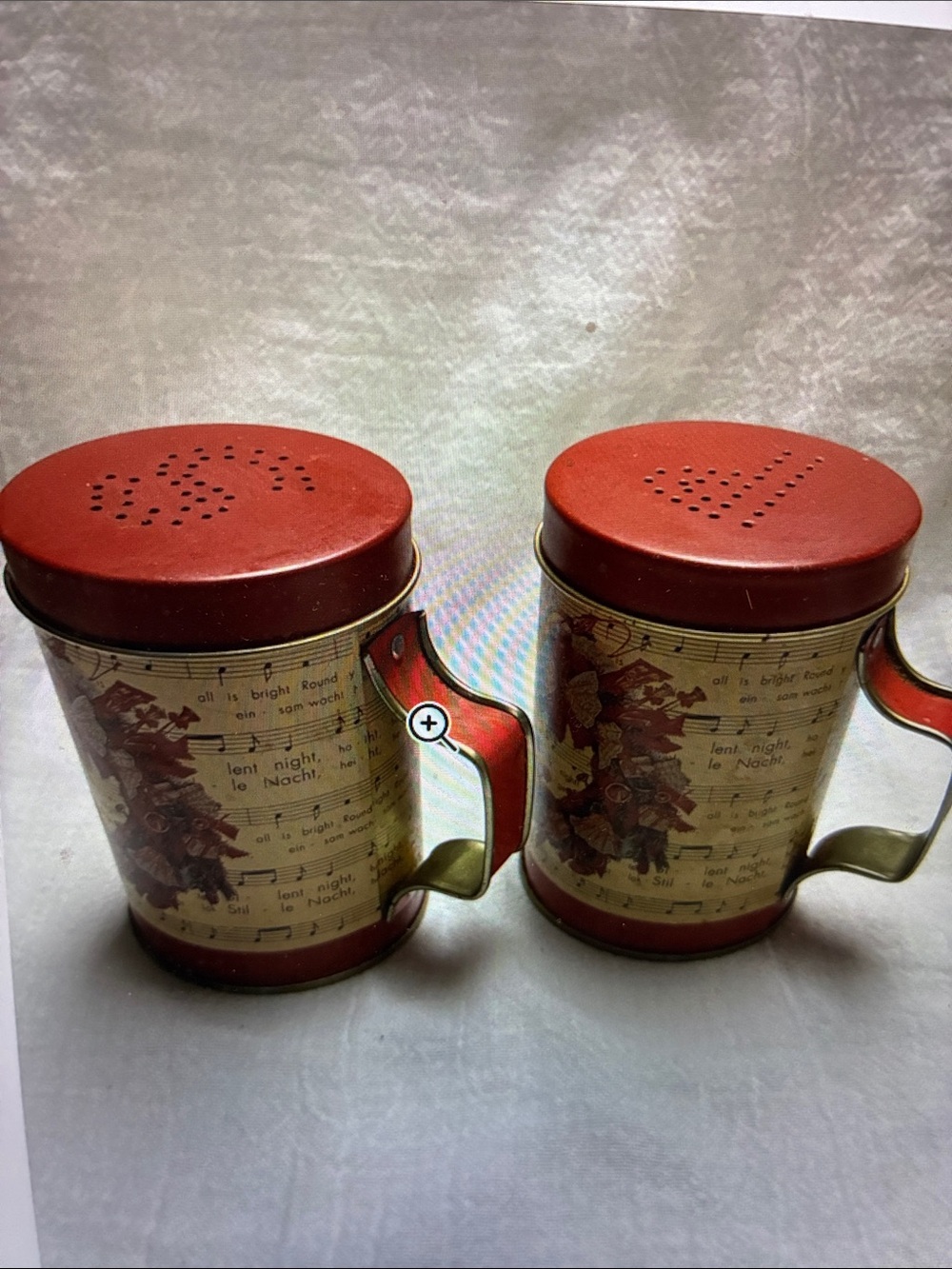 Vintage Classic Red Holiday Metal Salt & Pepper Shakers Music notes Tin Canister - Picture 3 of 6